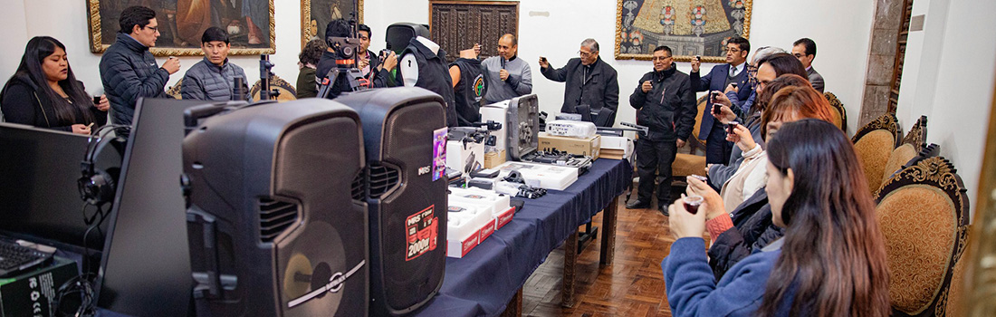 Arzobispo del Cusco bendijo nuevos Equipos Adquiridos para la Comisión Arquidiocesana de Medios de Comunicación Social – COAMCOS