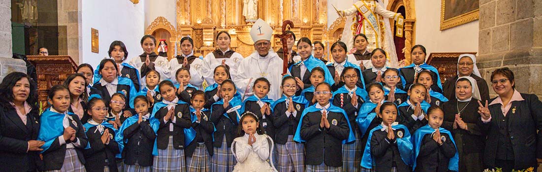 Arzobispo del Cusco celebra emotiva Santa Misa en el colegio Educandas