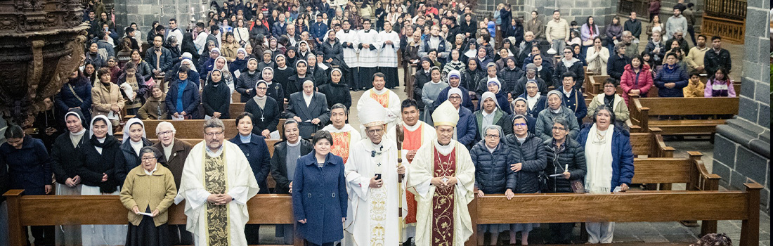 Arzobispo del Cusco celebro Santa Misa por nuestros hermanos de la Vida Consagrada