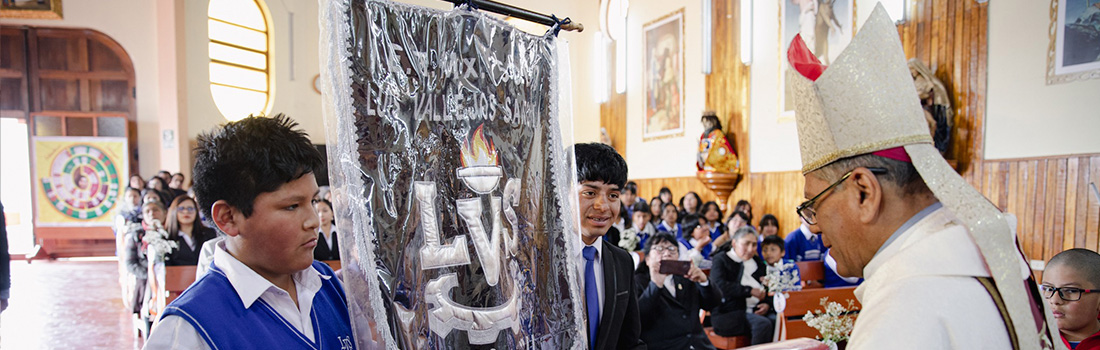 Arzobispo del Cusco Preside Santa Misa por el 32º Aniversario del Colegio Luis Vallejo Santoni