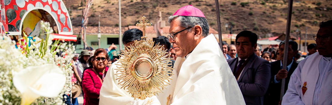 Arzobispo Metropolitano del Cusco, celebró Misa de Fiesta en honor al Patrón Salvador del Mundo, del distrito de San Salvador