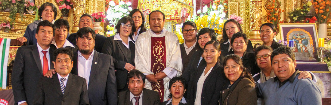 Celebración de la Santa Misa por el 4° Aniversario de la Oficina Diocesana de Educación Católica Urubamba.