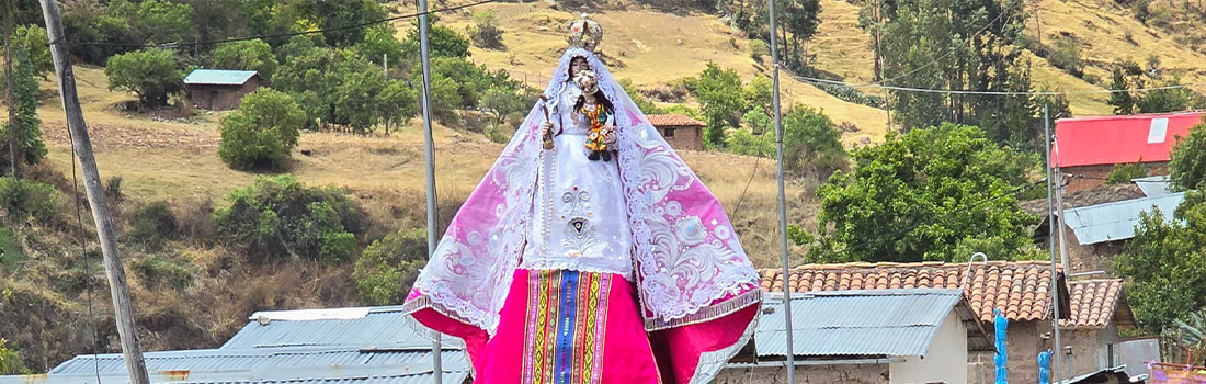 Celebración de Santa Misa en honor a la Festividad Patronal de la Virgen del Rosario de Ccapi en Paruro