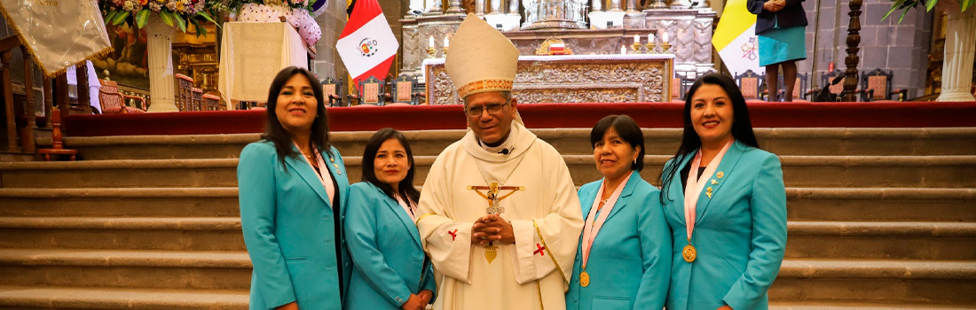 En honor al Dia del Enfermero Peruano, se celebró Santa Misa en la Basílica Catedral