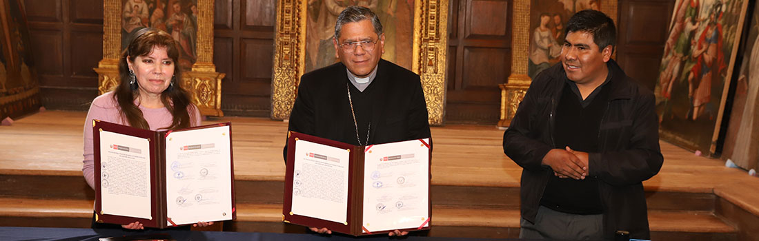 ENTREGA DE LIENZOS A LA PARROQUIA DE NUESTRA SEÑORA DE LA ALMUDENA POR PARTE DEL MINISTERIO DE CULTURA