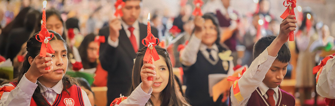 Jóvenes de diversas parroquias de la Arquidiocesis del Cusco continuan recibiendo el Sacramento de la Confirmacion