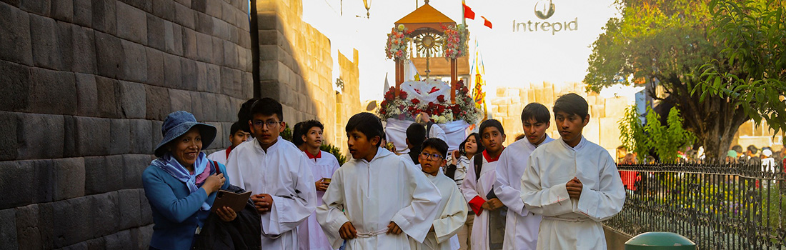 Jóvenes de la Arquidiócesis del Cusco celebraron con profunda Fe el Corpus Christi Juvenil 2025