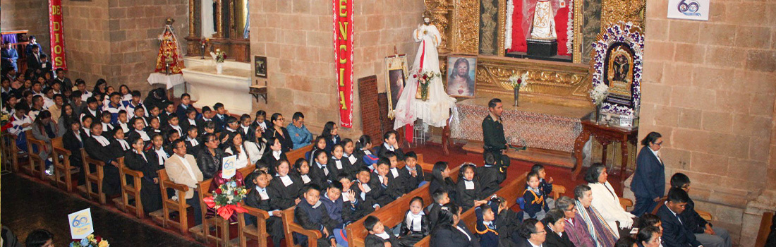Jóvenes de las Parroquias de Urubamba y Huarocondo reciben el Sacramento de la Confirmación