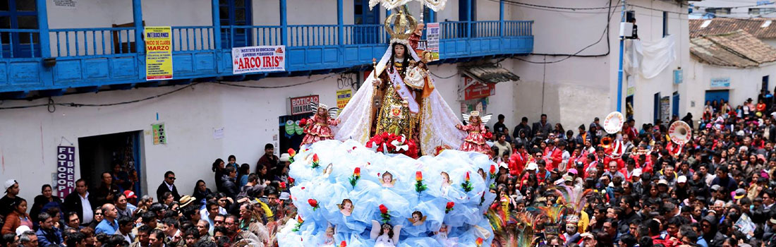 LOS 35 AÑOS DE CORONACIÓN DE LA VIRGEN DEL CARMEN DE PAUCARTAMBO