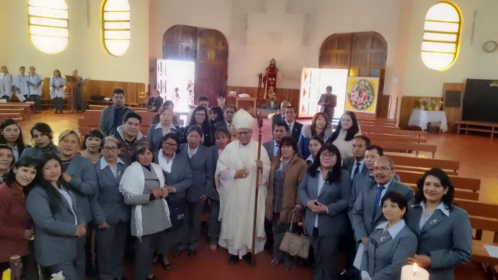 Misa de Aniversario por los 30 años de fundación de la Institución Educativa N.º 5002” Luis Vallejos Santoni” en el distrito de Santiago, Cusco.