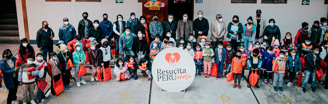 RESUCITA PERÚ AHORA: OBISPO AUXILIAR DEL CUSCO REALIZÓ LA PRIMERA ENTREGA DE CUADERNOS DONADOS