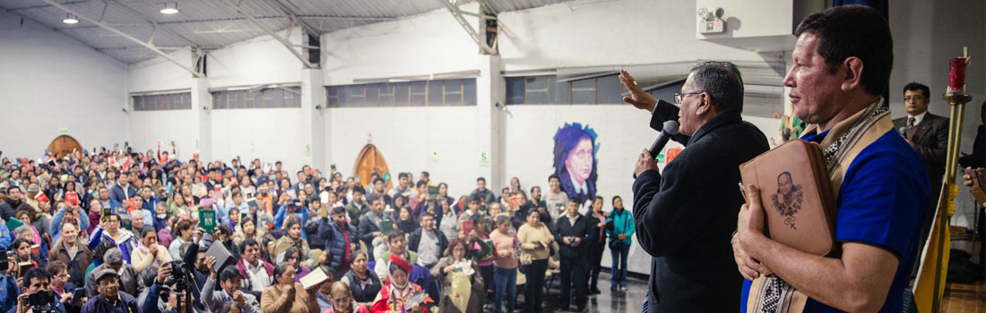 Segundo día de la Conferencia del Padre Luis Toro “Apologética Católica” en el Auditorio del Colegio “ Santa Ana” de la ciudad del Cusco