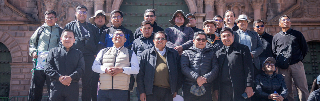 Visita de la Delegación de Sacerdotes de la Diócesis de Puno a la Basílica Catedral del Cusco
